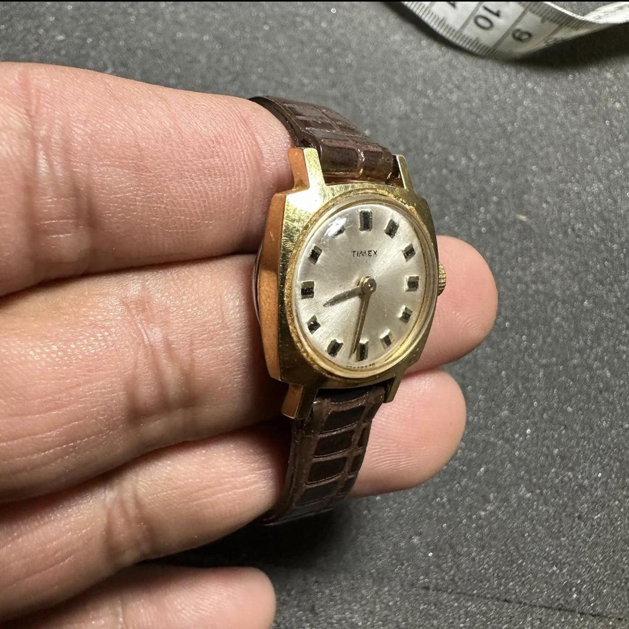 Vintage gold timex hot sale ladies watch