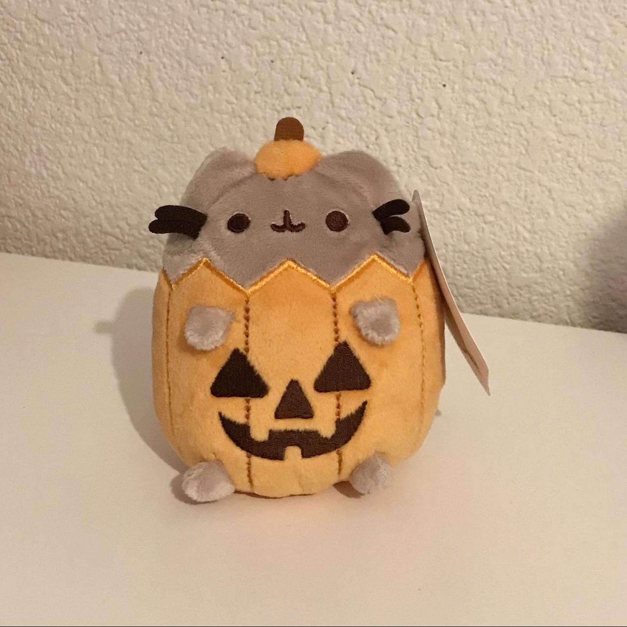 Pusheen Halloween pumpkin NWT . #pusheen... - Depop