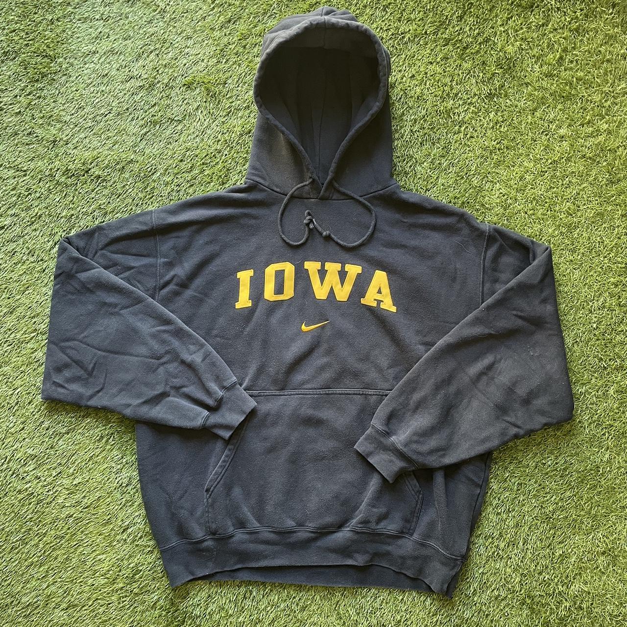 Y2K Nike Iowa Hawkeye Hoodie ~ Size: X-Large 28”... - Depop