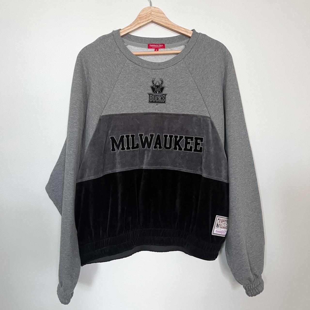 Women's on sale bucks sweatshirt