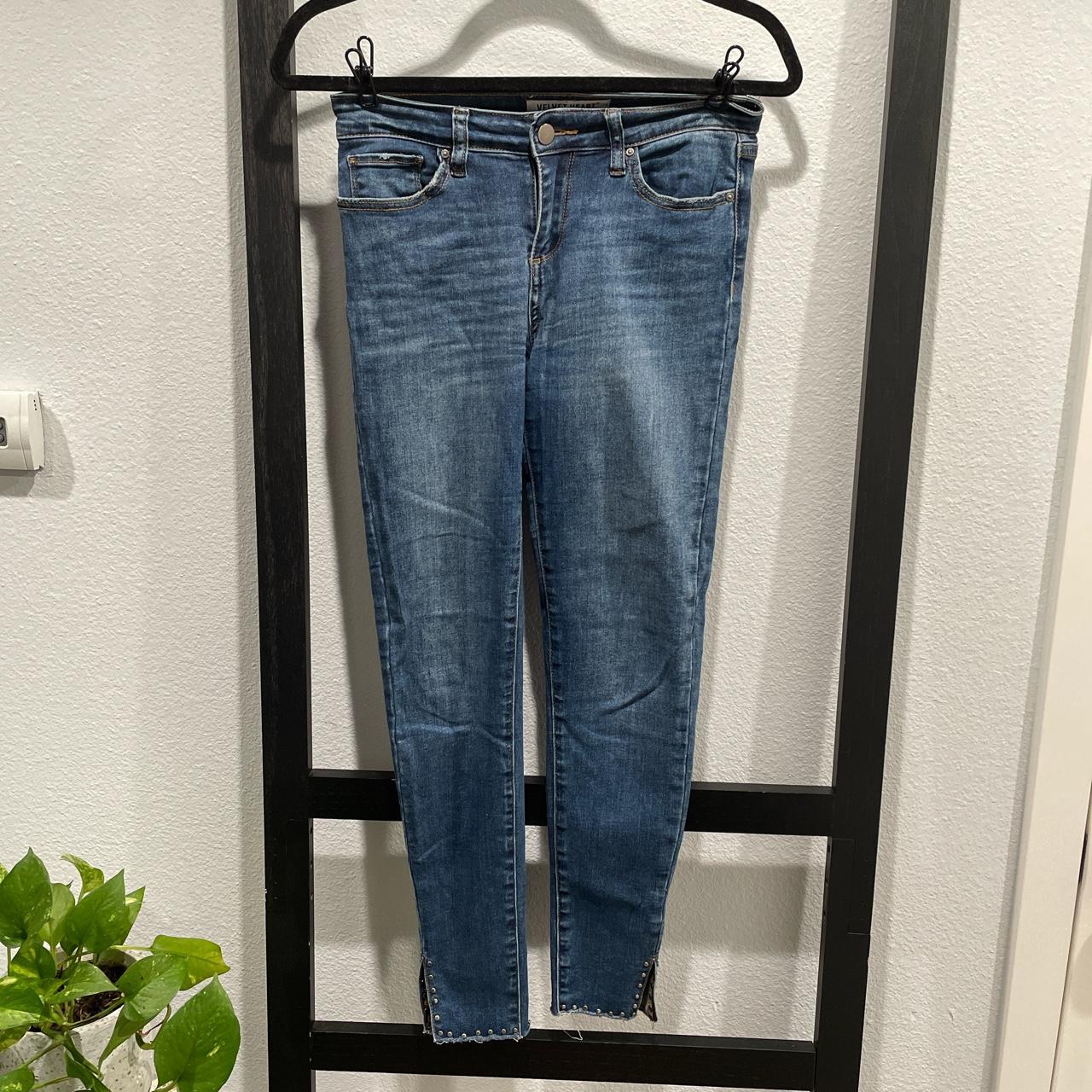 Black skinny jeans with silver chain Size 5 never - Depop
