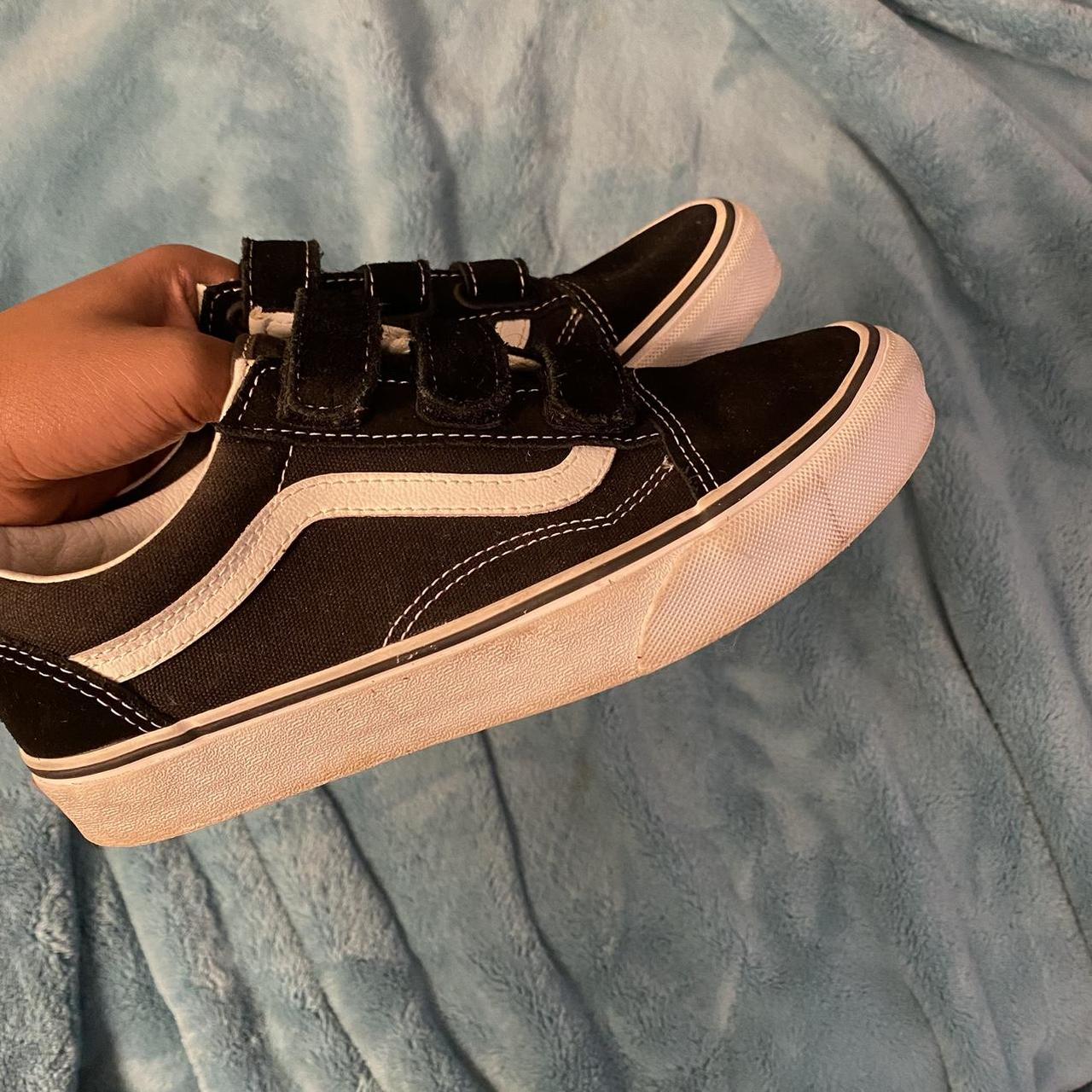 Vans with no outlet laces