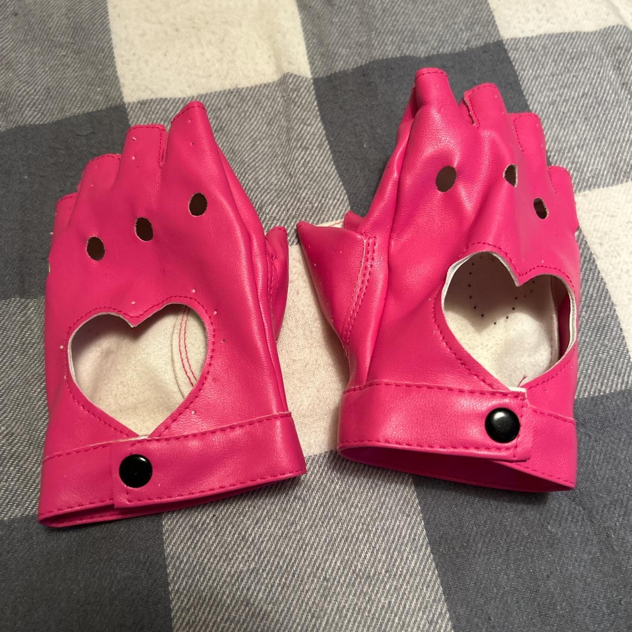 Women's Gloves Depop