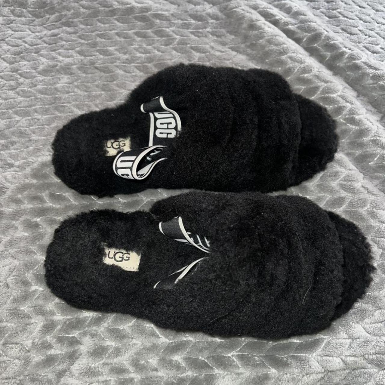 Ugg slippers best sale black size 9