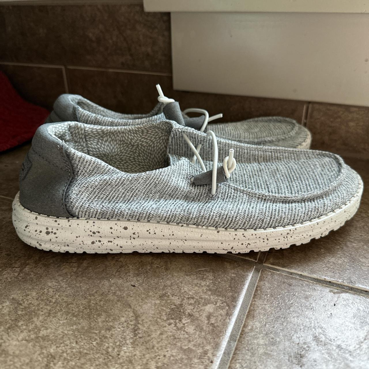 item listed by lindseyluvsclothes