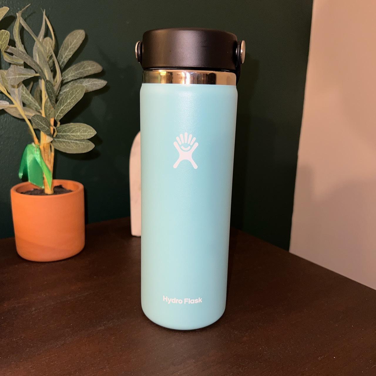 Great condition 20oz Hydro Flask!! Good for coffee... Depop