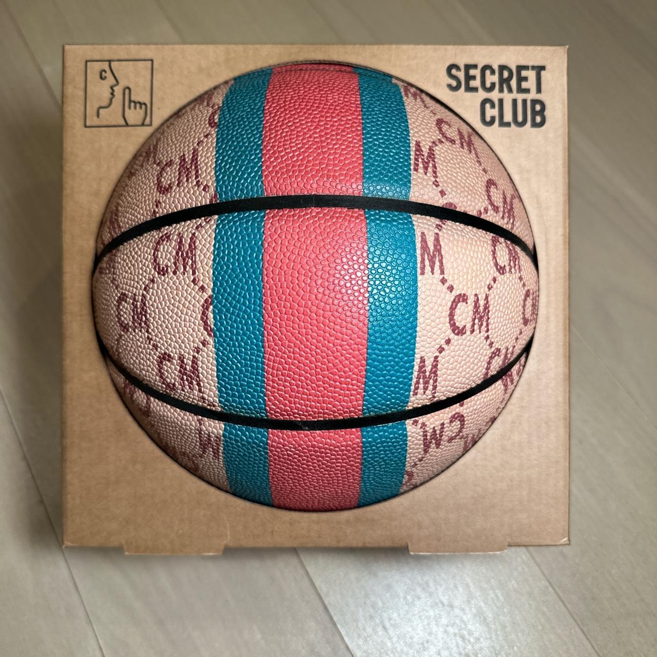 SECRET CLUB – Market