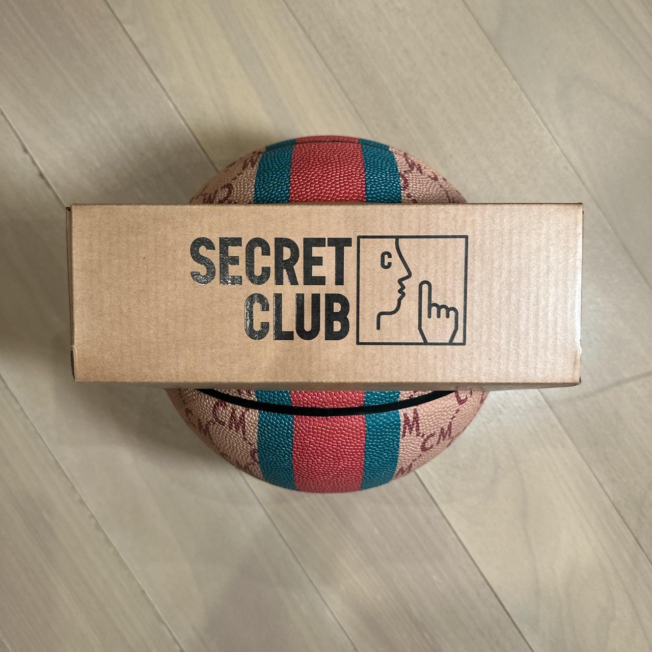 SECRET CLUB – Market