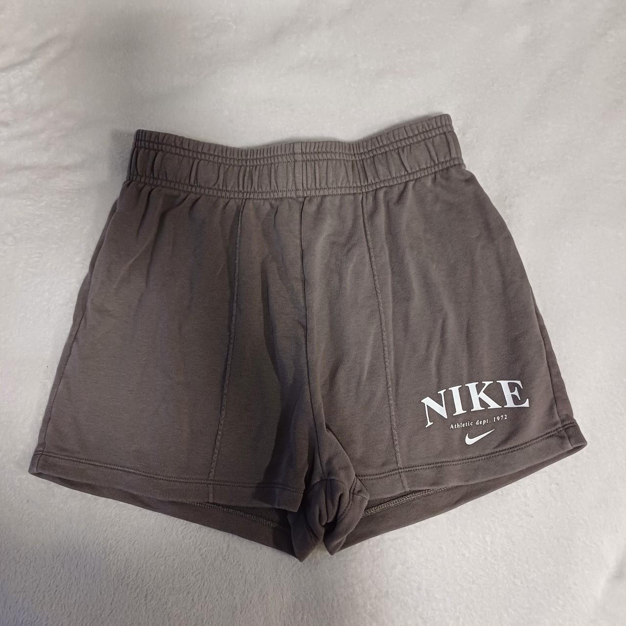 stretchy nike shorts