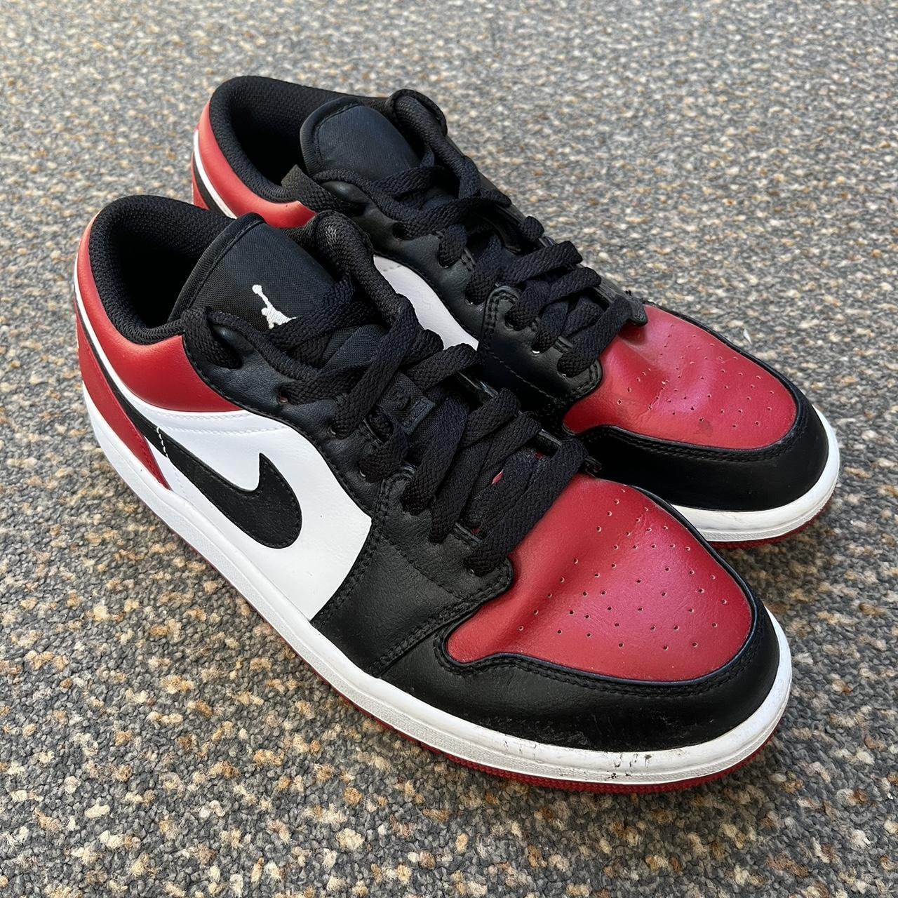 Nike Men's Black and Red Trainers | Depop