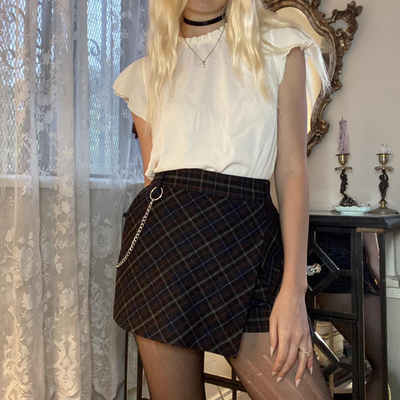 Plaid mini skirt with chain best sale