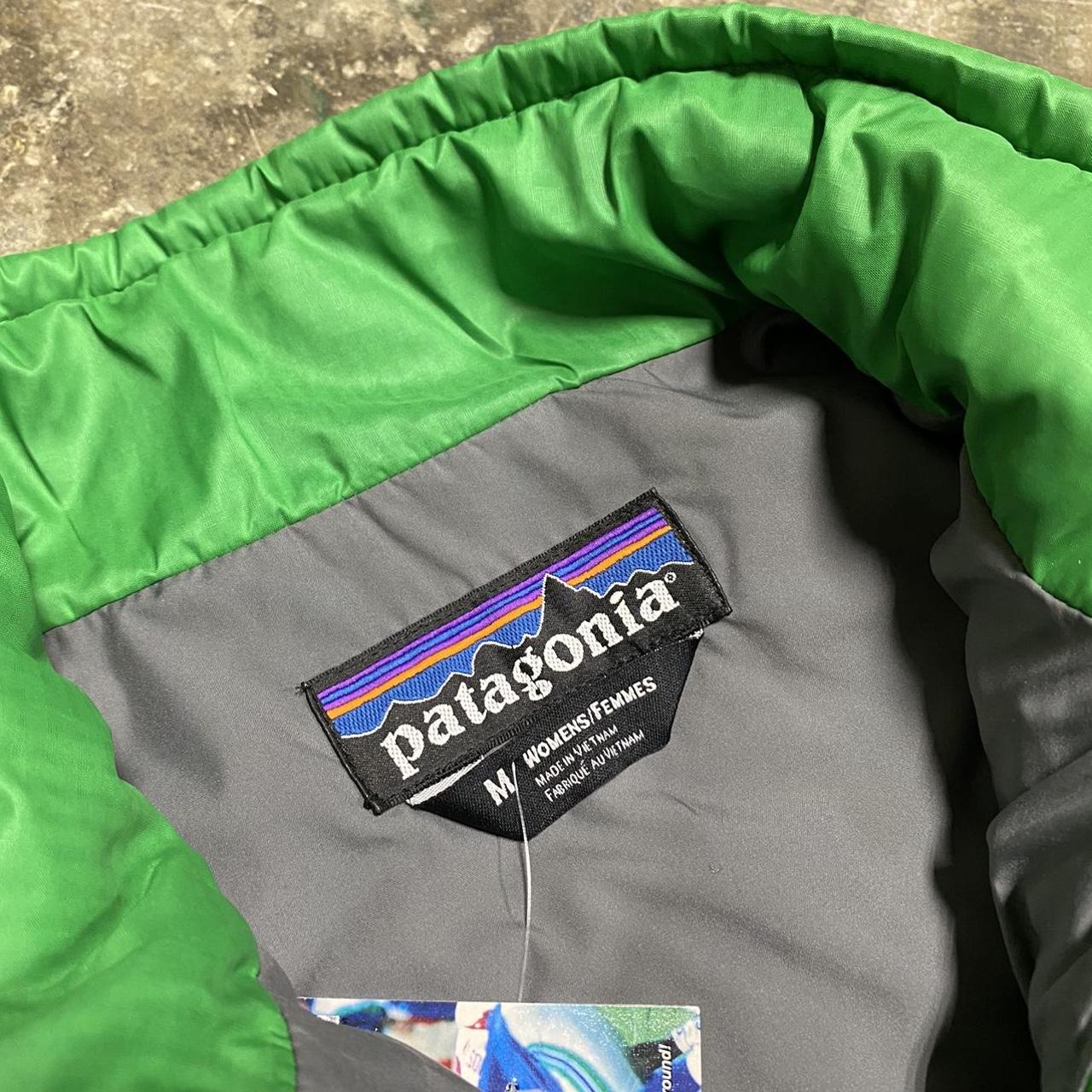 Patagonia Women's Green Jacket | Depop