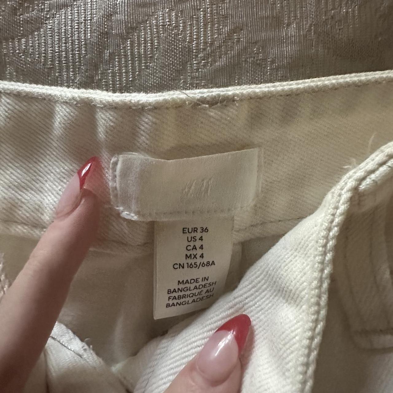 HM cream color cargo pants Size 4 So flattering on... Depop