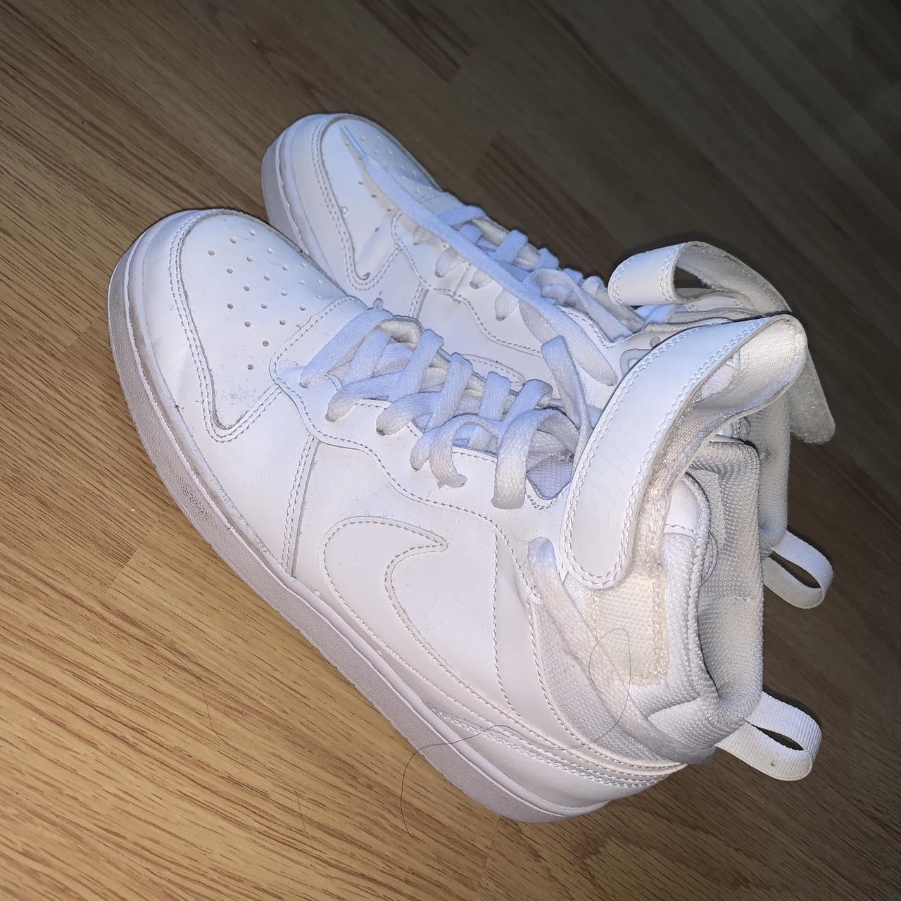 wmns nike court borough mid