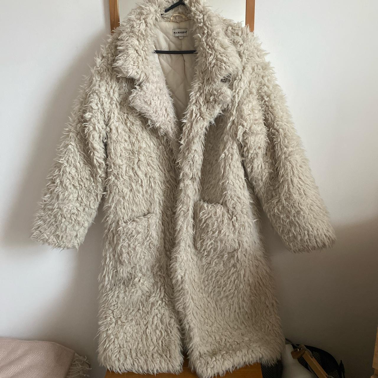 Gorgeous PIA ROSSINI vintage faux-fur teddy maxi... - Depop