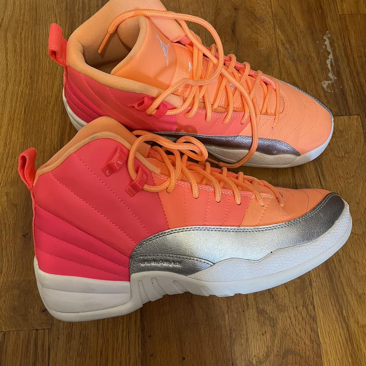 AIR JORDAN 12 SUNRISE LIGHTLY WORN SIZE 7Y