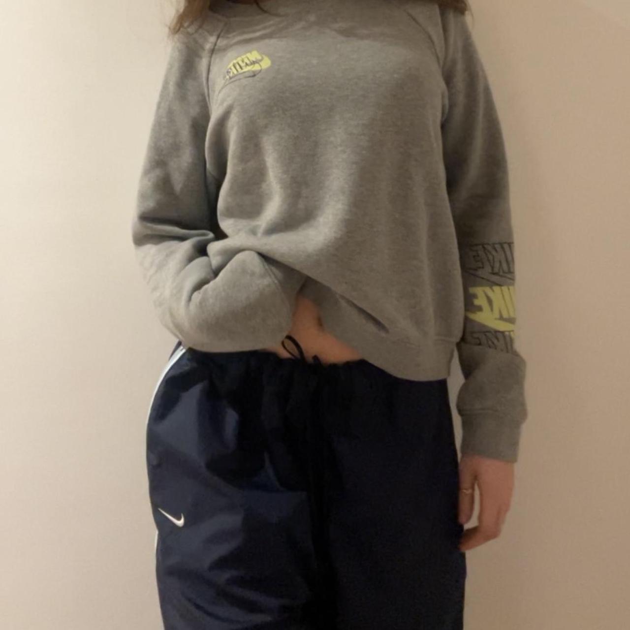 grey vintage nike jumper