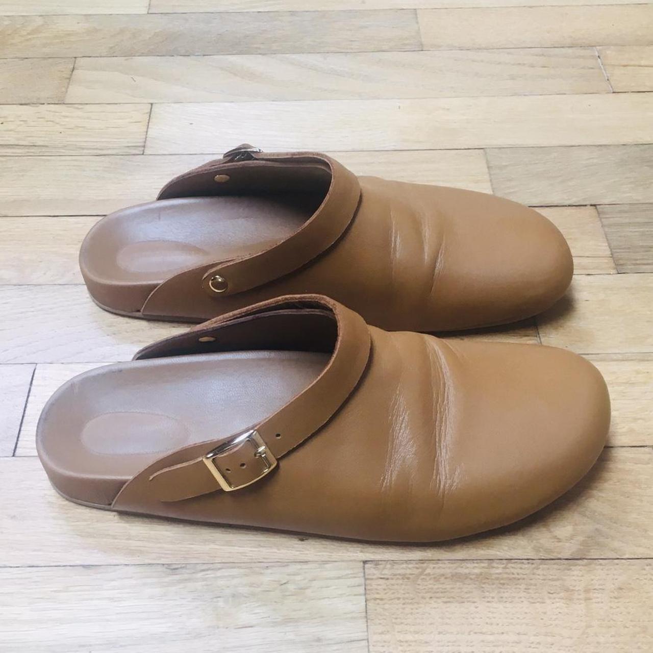 Beatrice Valenzuela cajeta clogs in light brown with Depop