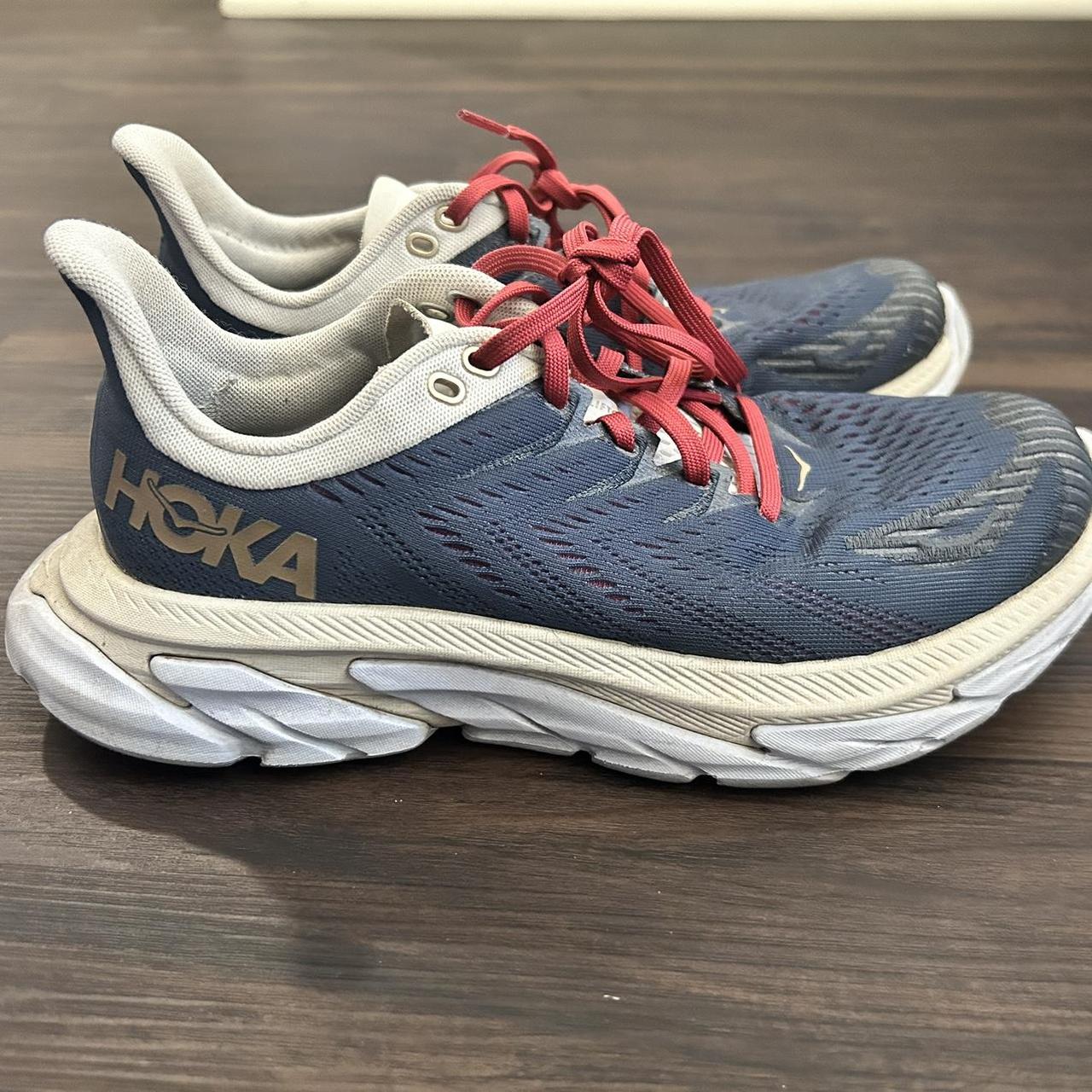 Hoka Clifton 9s (?) women’s size 8. Used, but in... - Depop