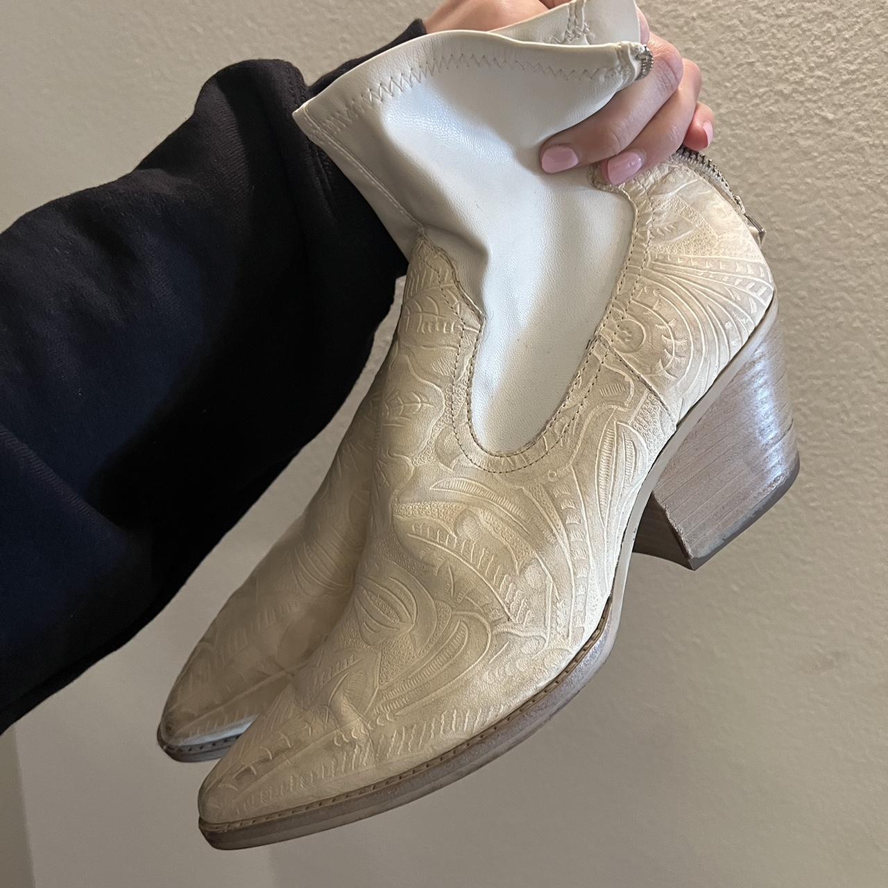 Dolce Vita Women's White Boots (3)