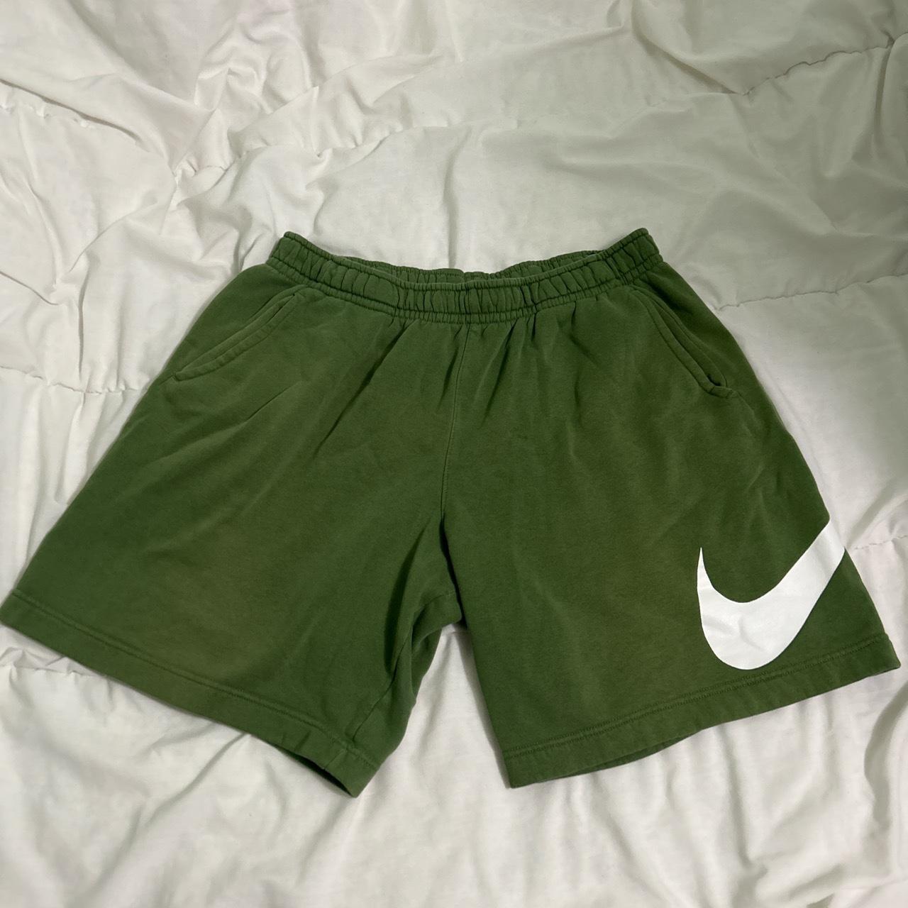 mens nike green shorts