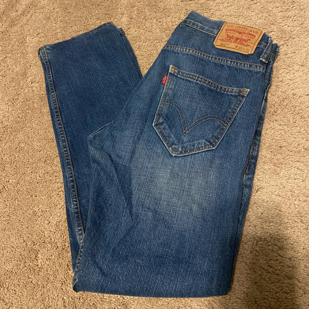 Levi 521 slim taper jeans Size 30x32 - Depop