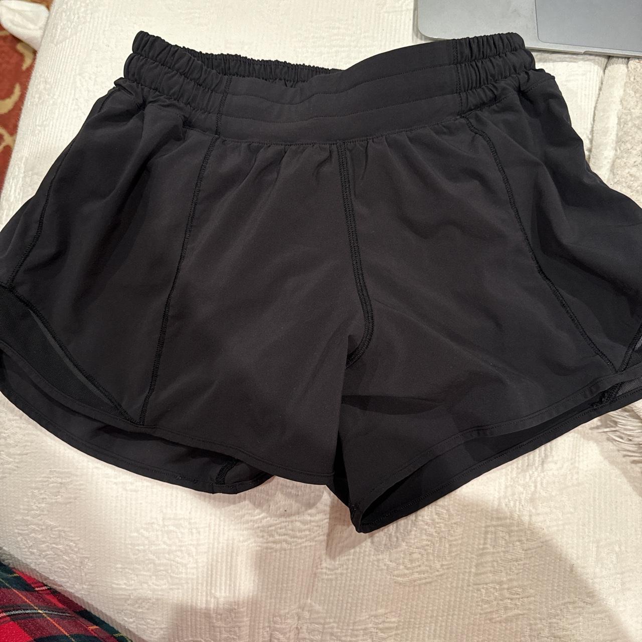 Lululemon hotty hot shorts Black Size 8 Great - Depop