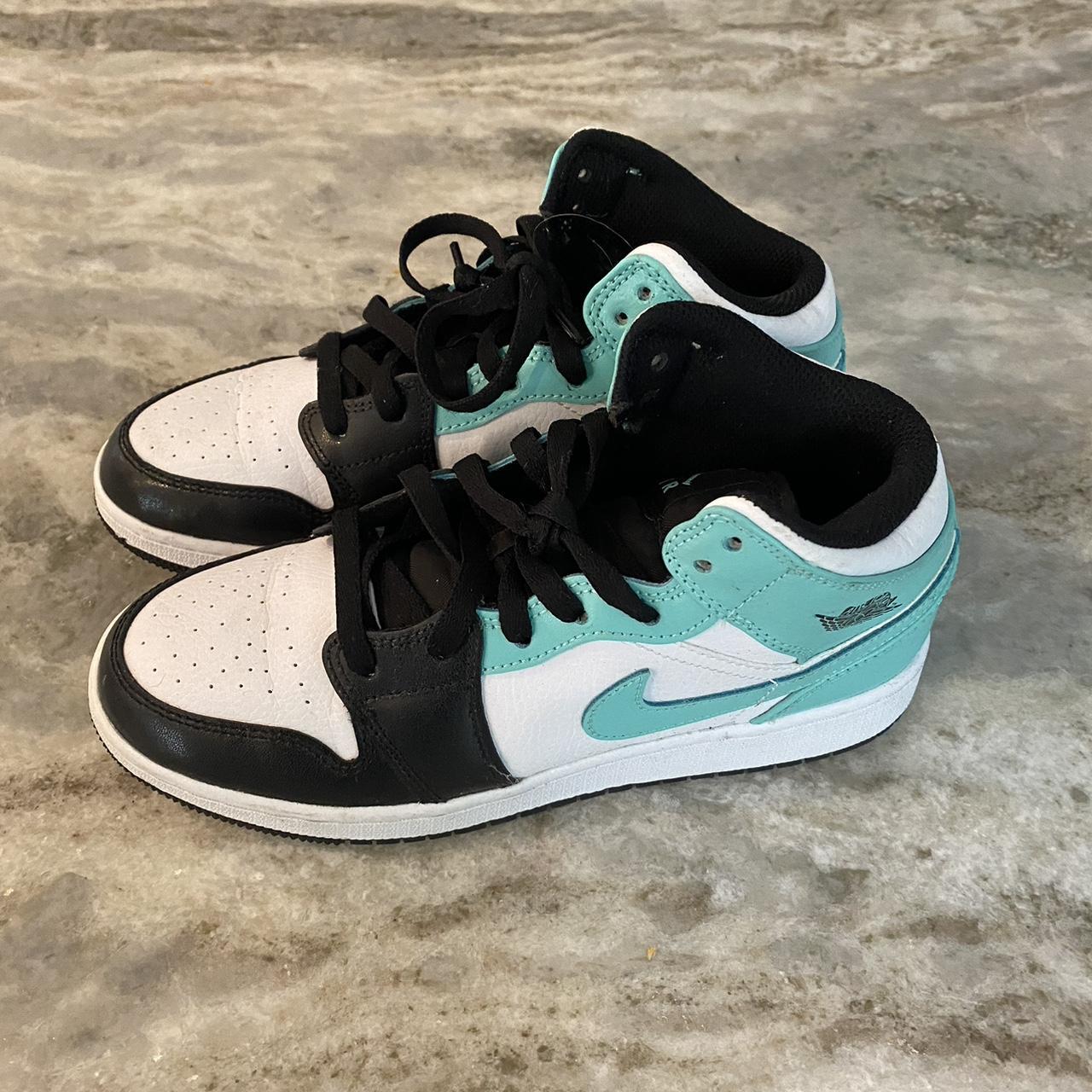 womens jordans teal