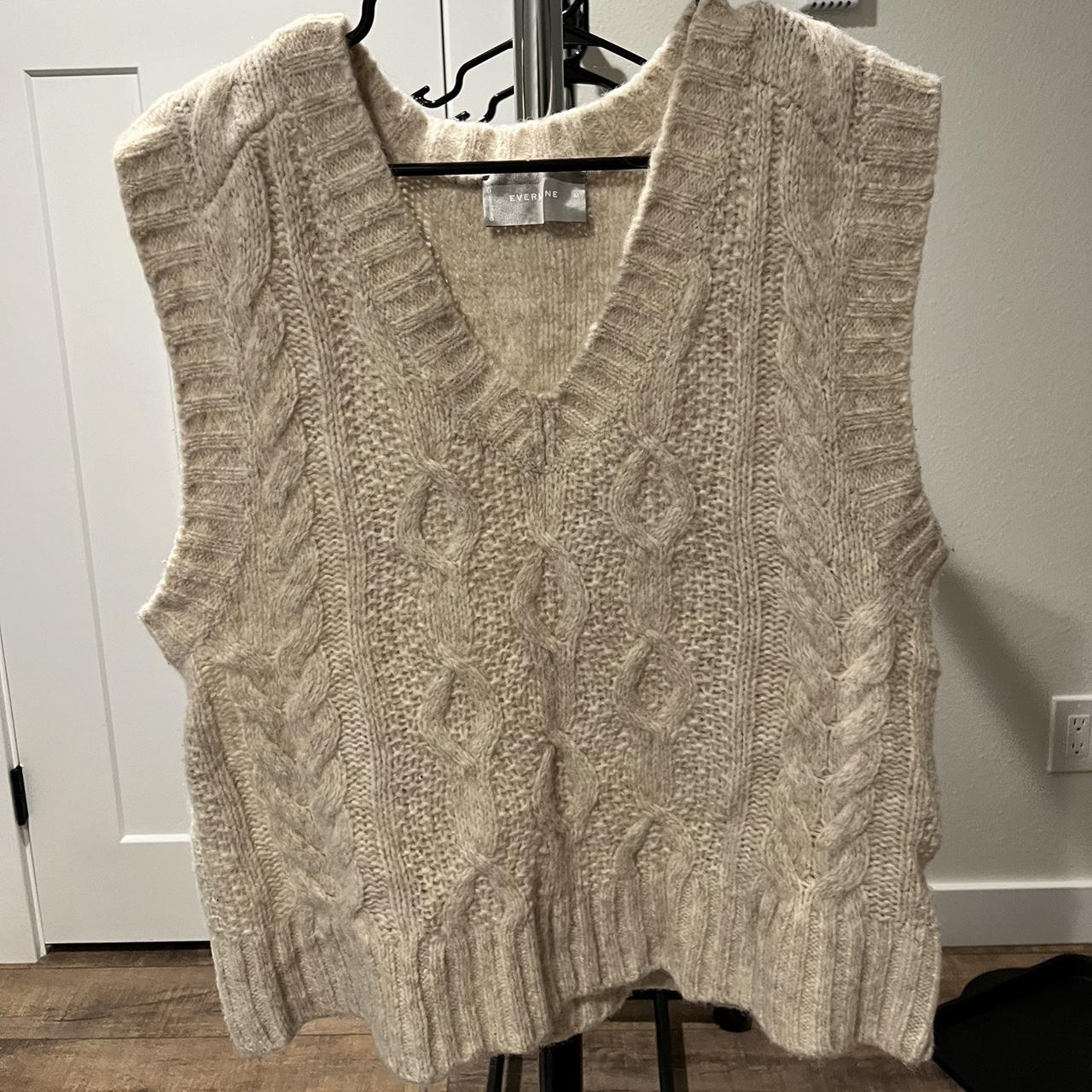 Everlane wool blend sweater vest Medium, extremely... Depop