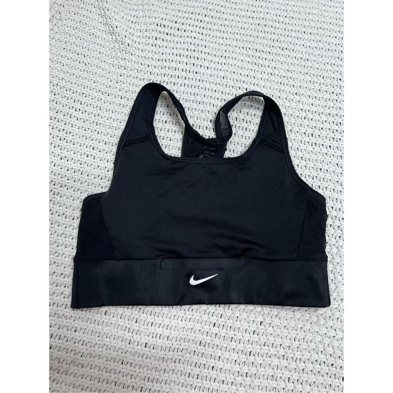 womens black nike sports bra