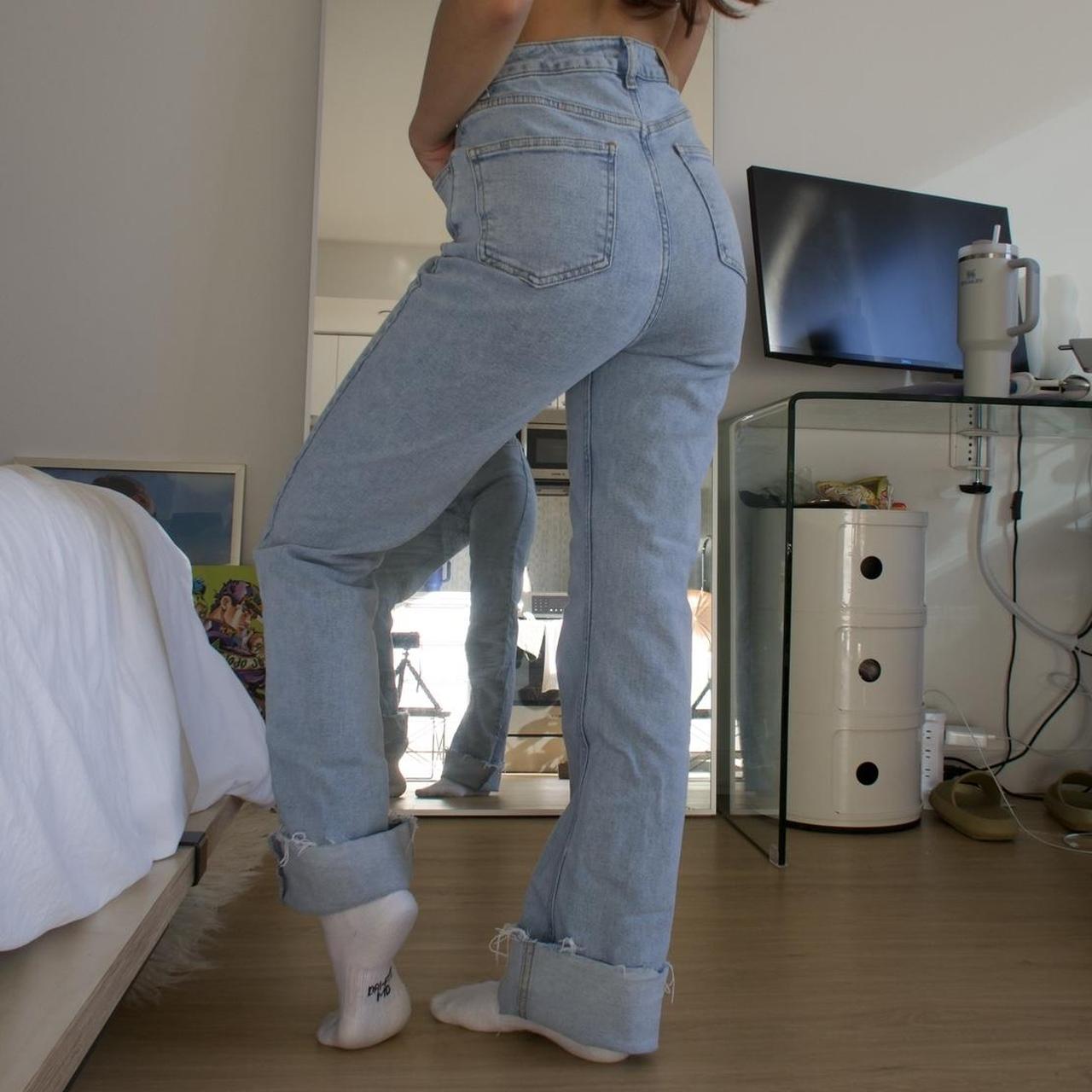 DKNY Medium Wash Cropped Jeans 🌃🍏😙🎆✨ ⭐️ Size 14 ⭐️ - Depop