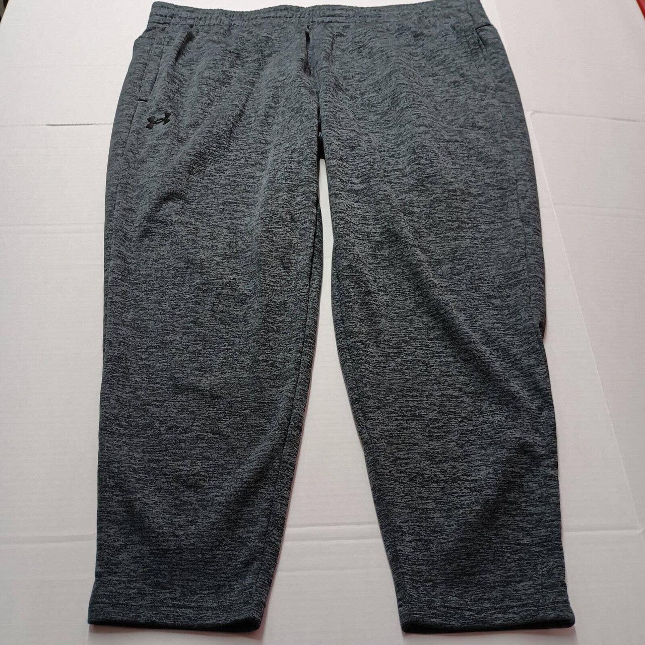 These Under Armour Fleece Twist Pants are perfect - Depop