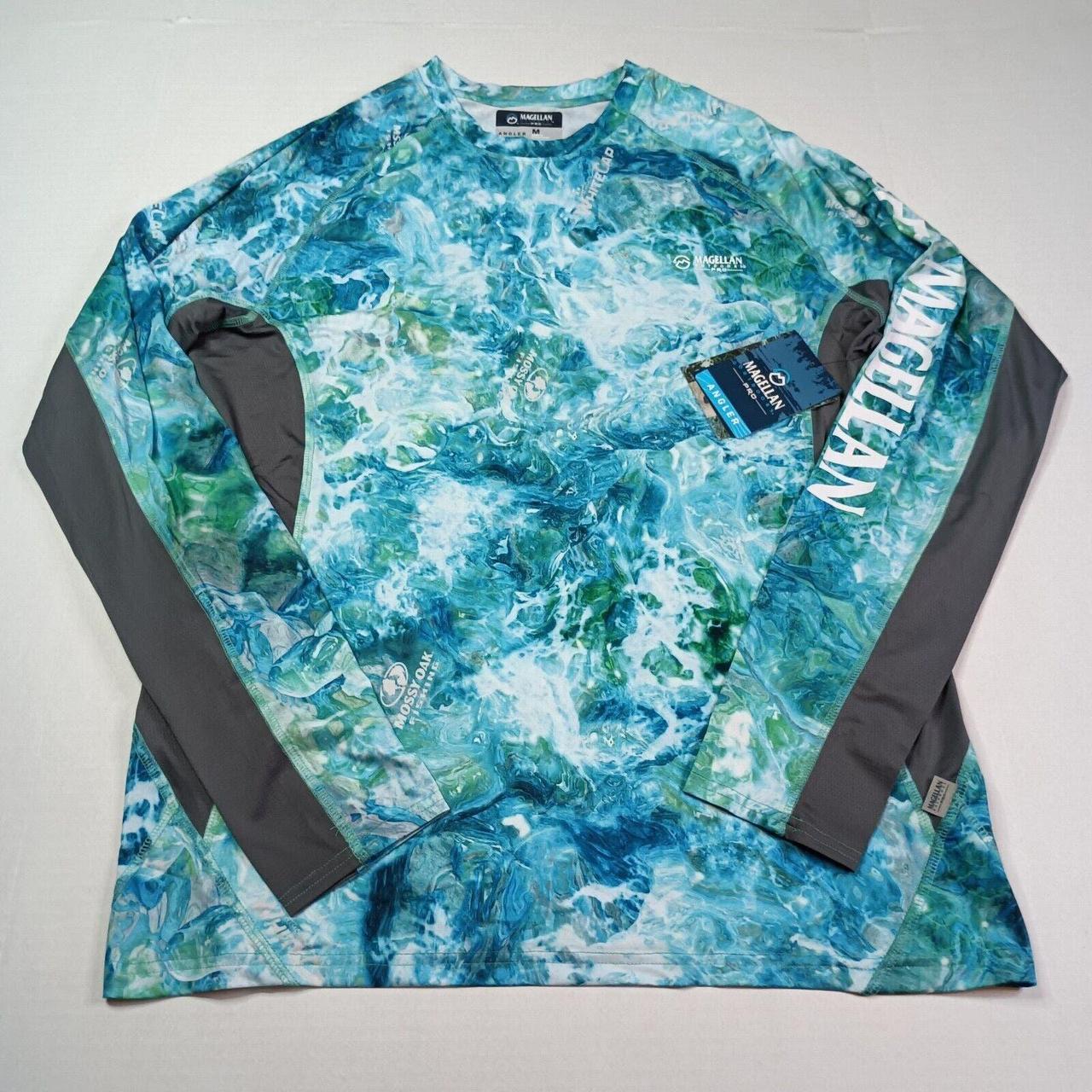 This Magellan Outdoors men's fishing shirt in size