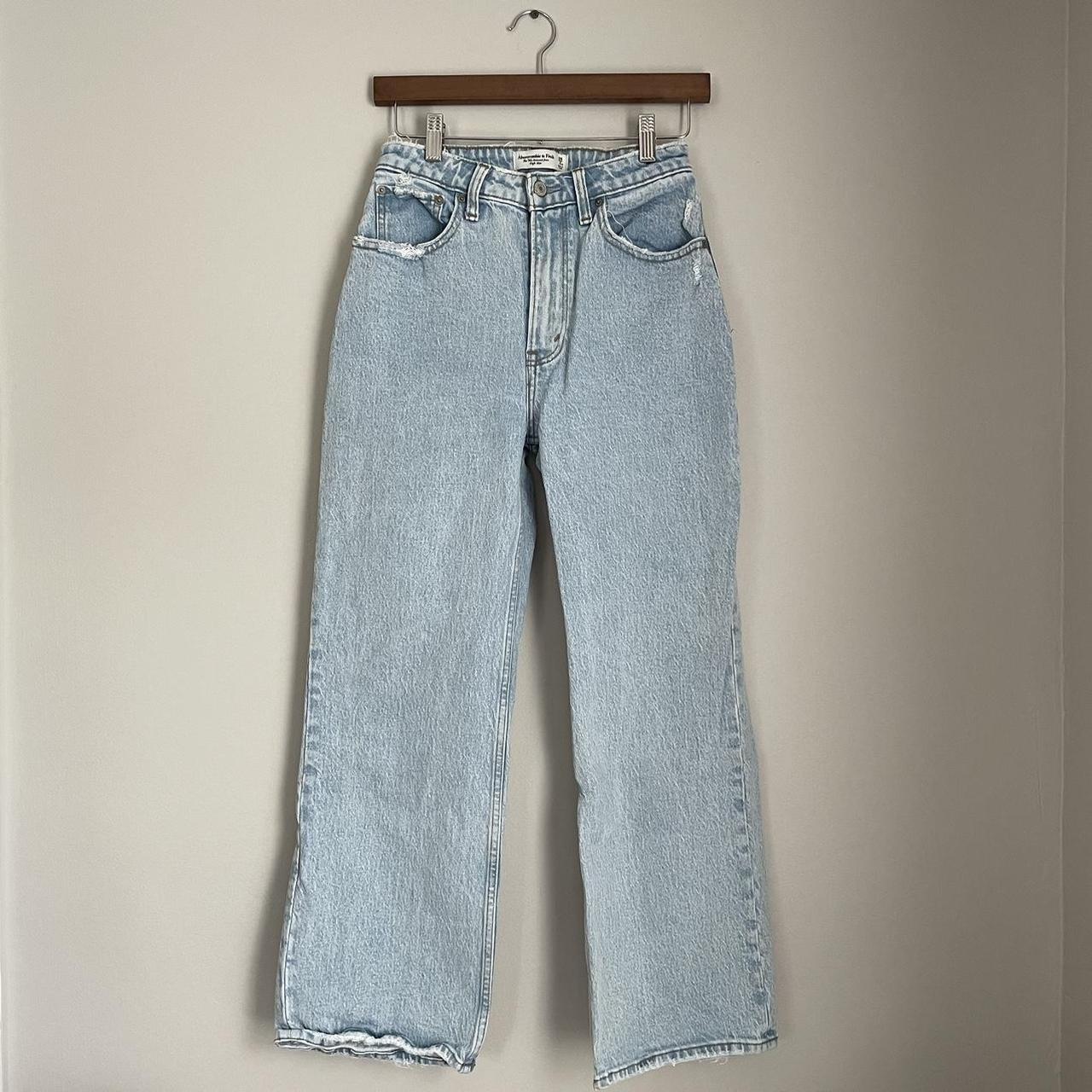 Abercrombie & Fitch relaxed 90s high rise jeans in... - Depop