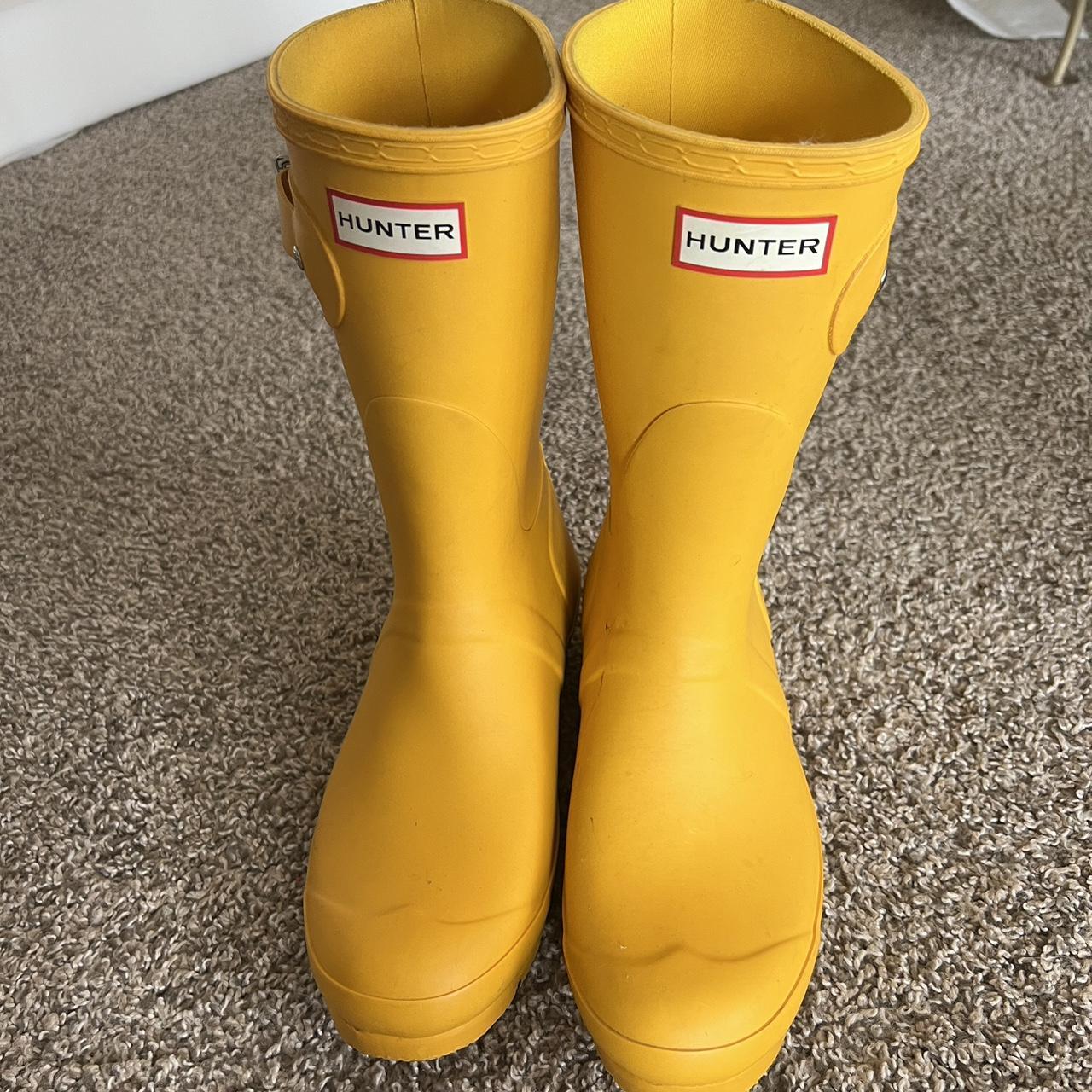 Hunter Women's Yellow and Gold Boots Depop