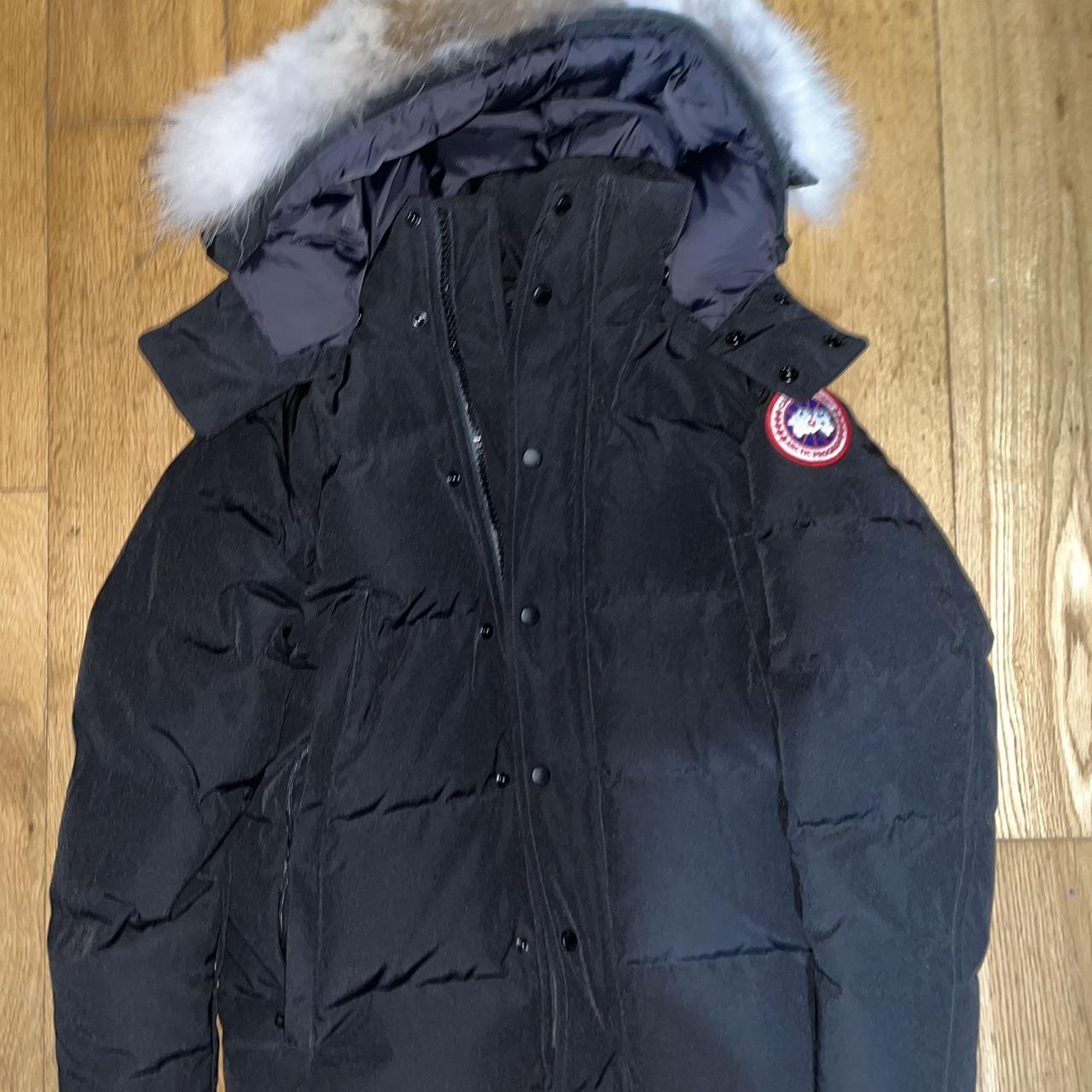 Canada Goose Men's Black Jacket | Depop