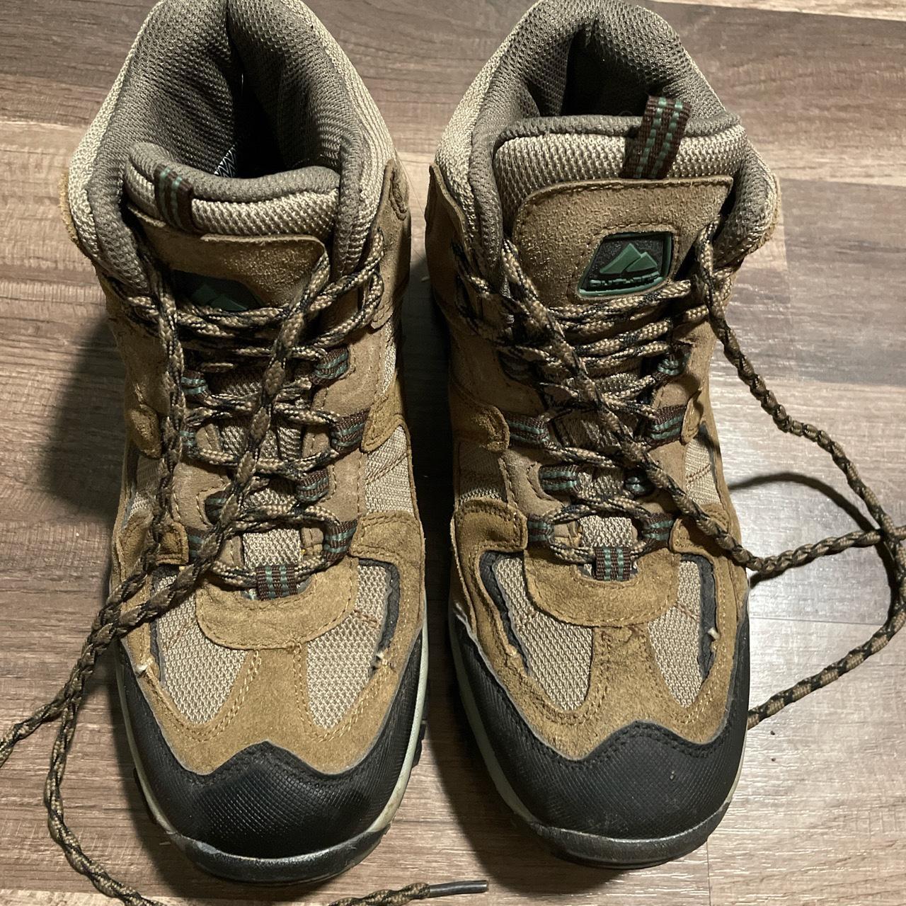 Outland hiking boot. Only wore a handful of times. - Depop