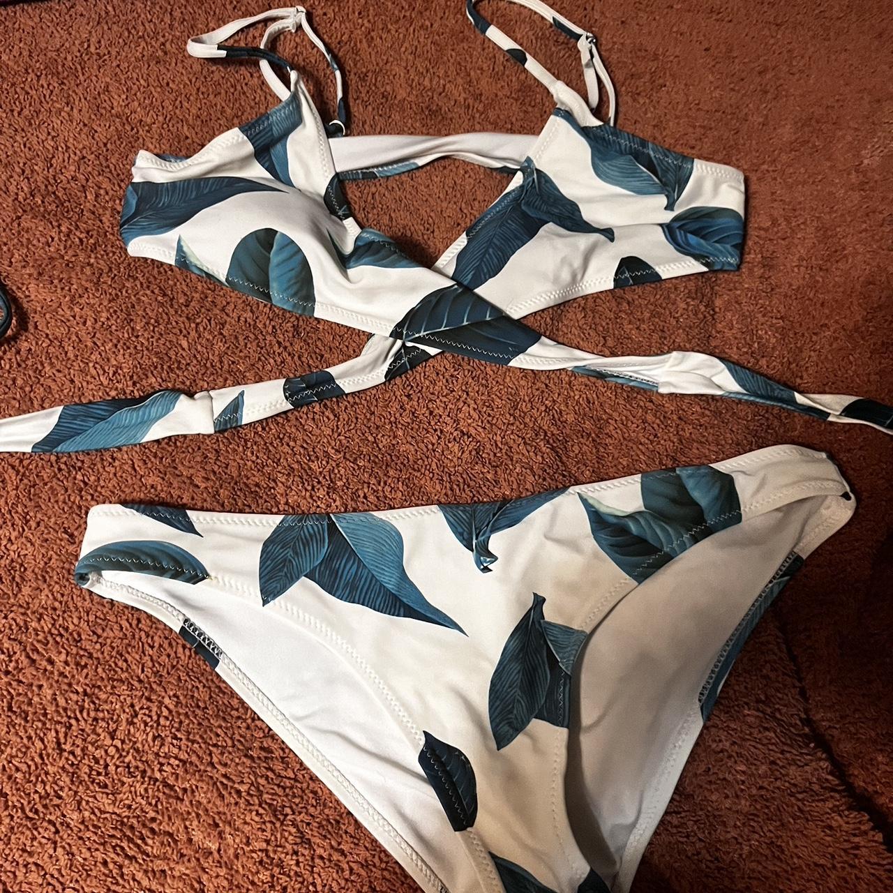 Cupshe Women's Green and White Bikinisandtankinisets Depop
