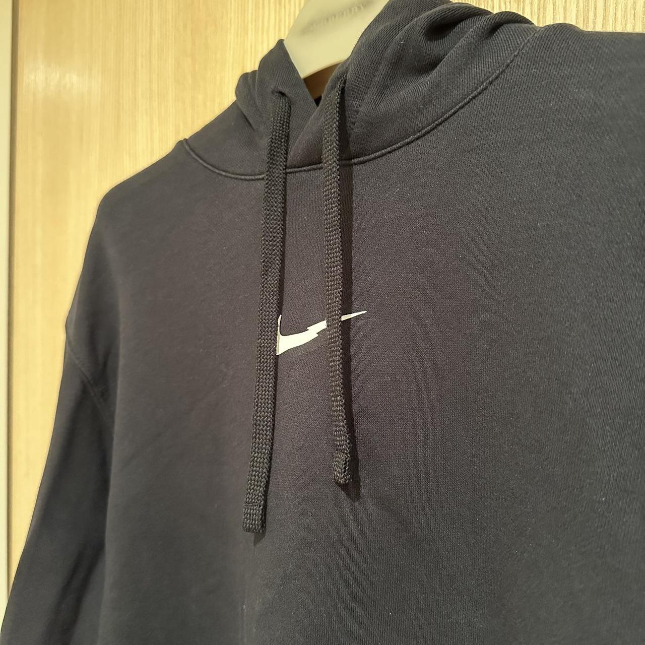 nike swoosh on tour pack hoodie in black