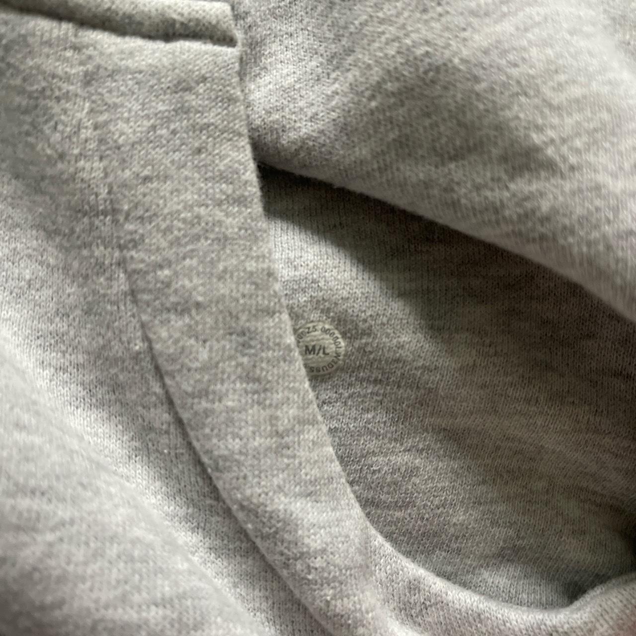 Lululemon Women's Grey Sweatshirt (2)