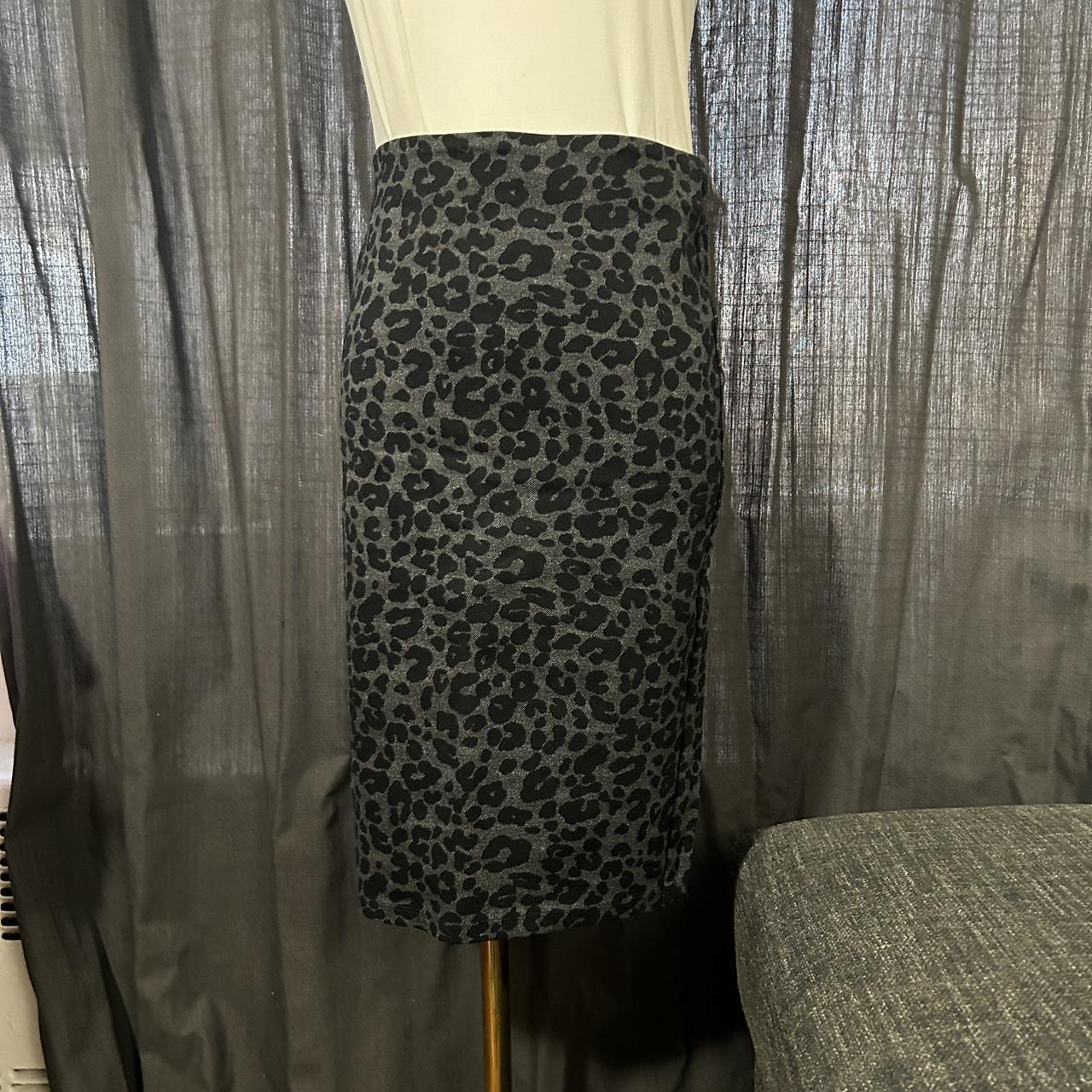 Grey leopard 2024 print pencil skirt