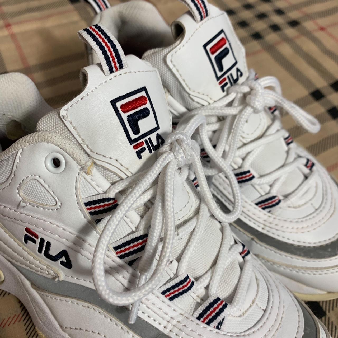 Fila on sale white silver