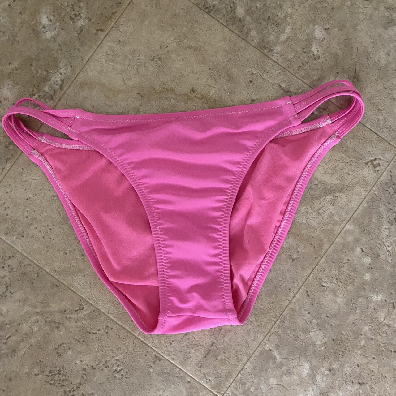 HOT PINK COCONUT GIRL Y2K XHILARATION SWIM SUIT... Depop