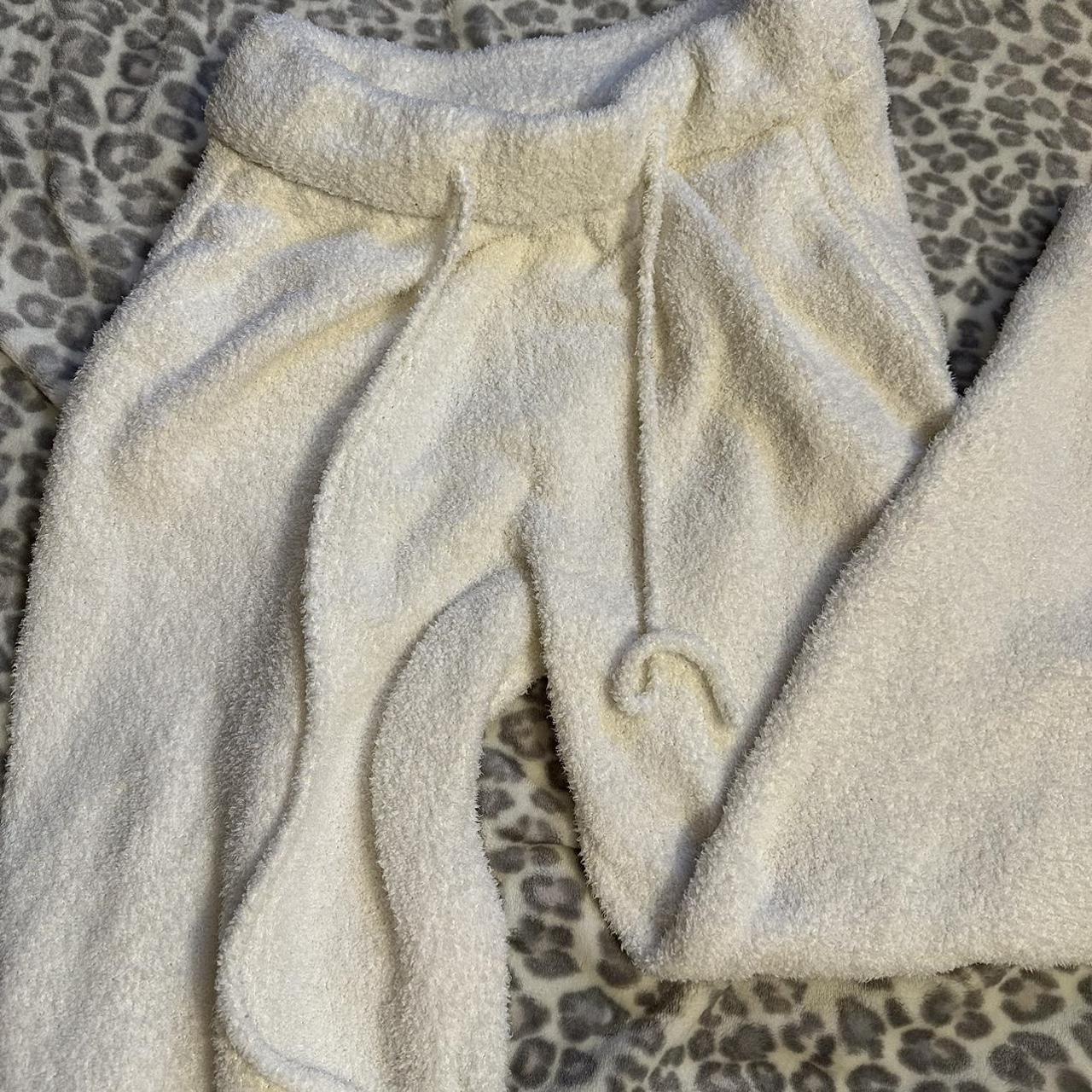 super cozy Abercrombie & Fitch pants only worn... - Depop