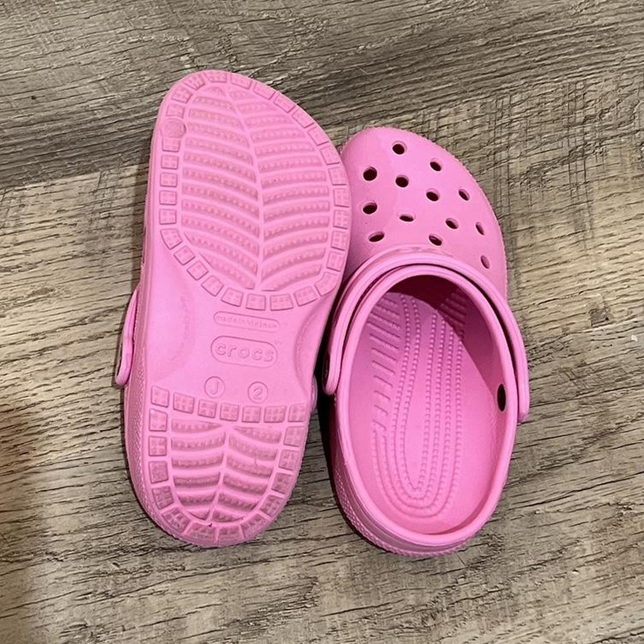 Crocs Pink Clogs (2)