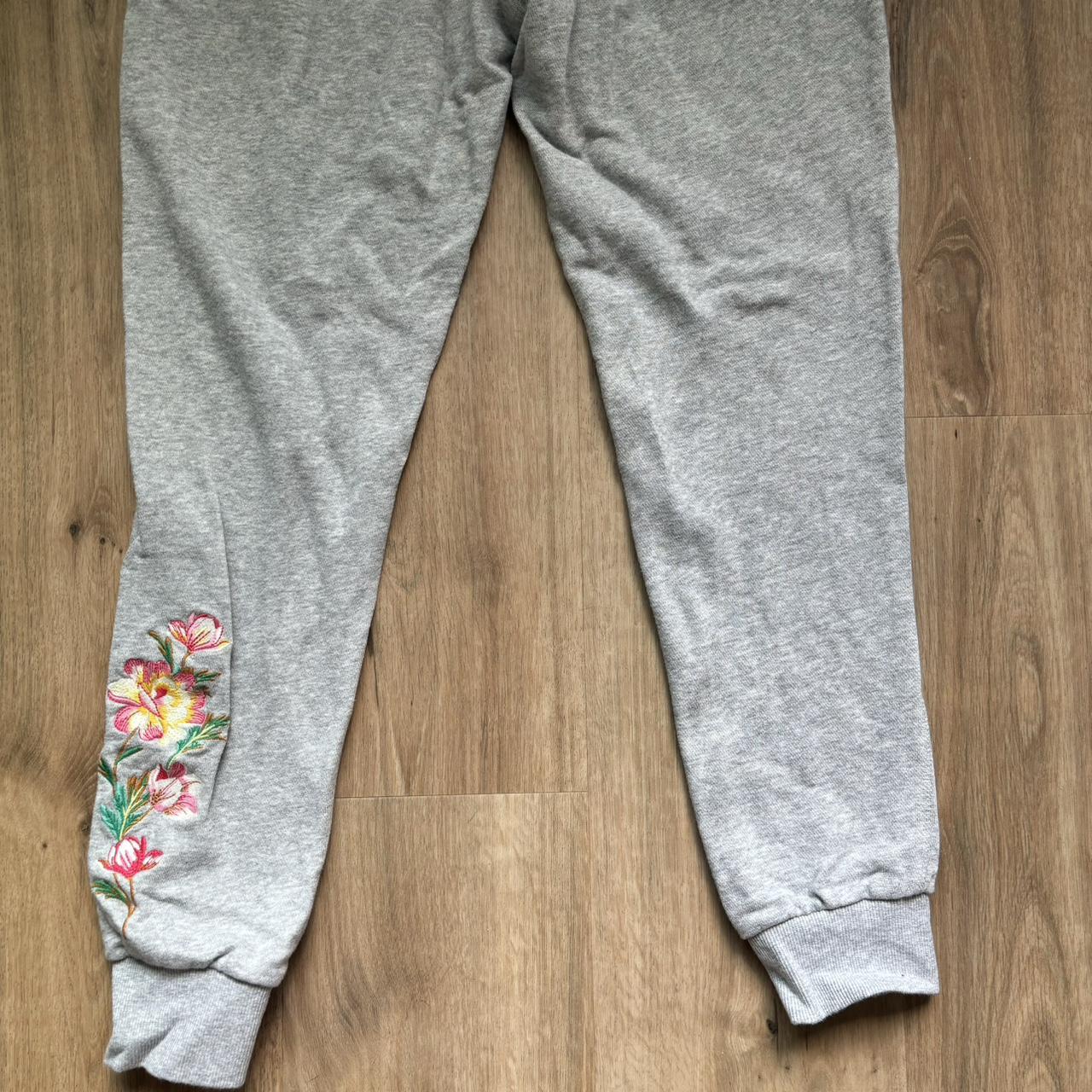 BETSEY JOHNSON Women s Light Grey Joggers With