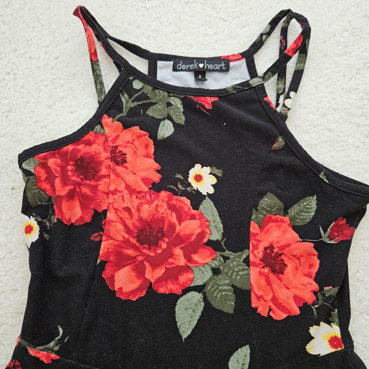 Derek heart classy red rose and vines body con - Depop