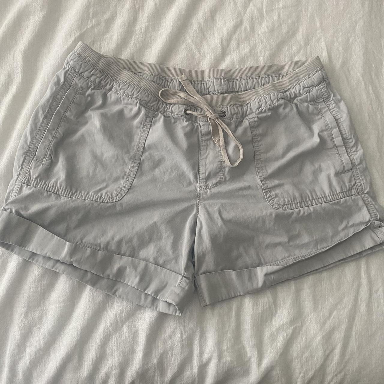 Grey cream women shorts Old Navy Size M 100 Depop