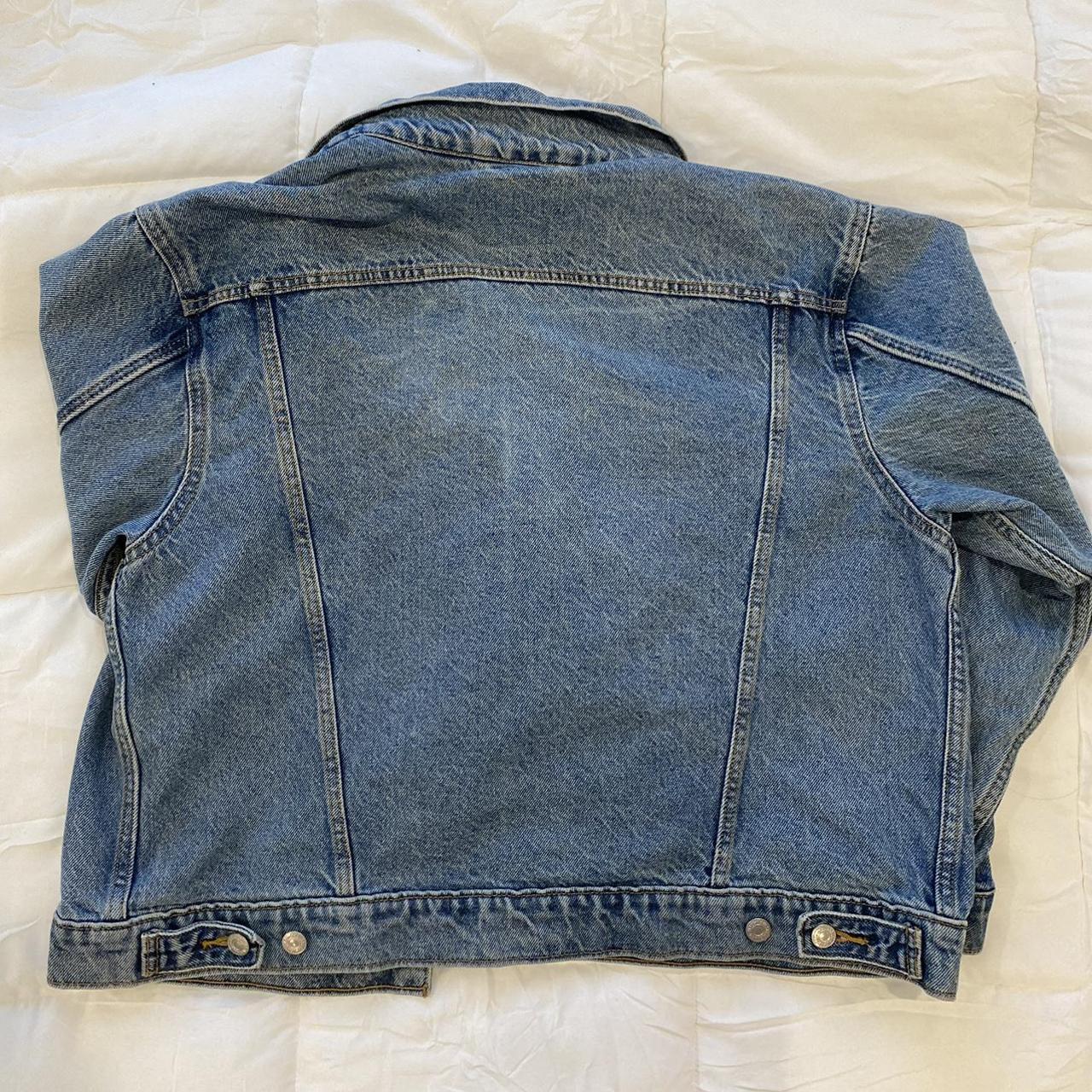 Levi’s denim trucker jacket:) size XL. I’m a dummy... - Depop