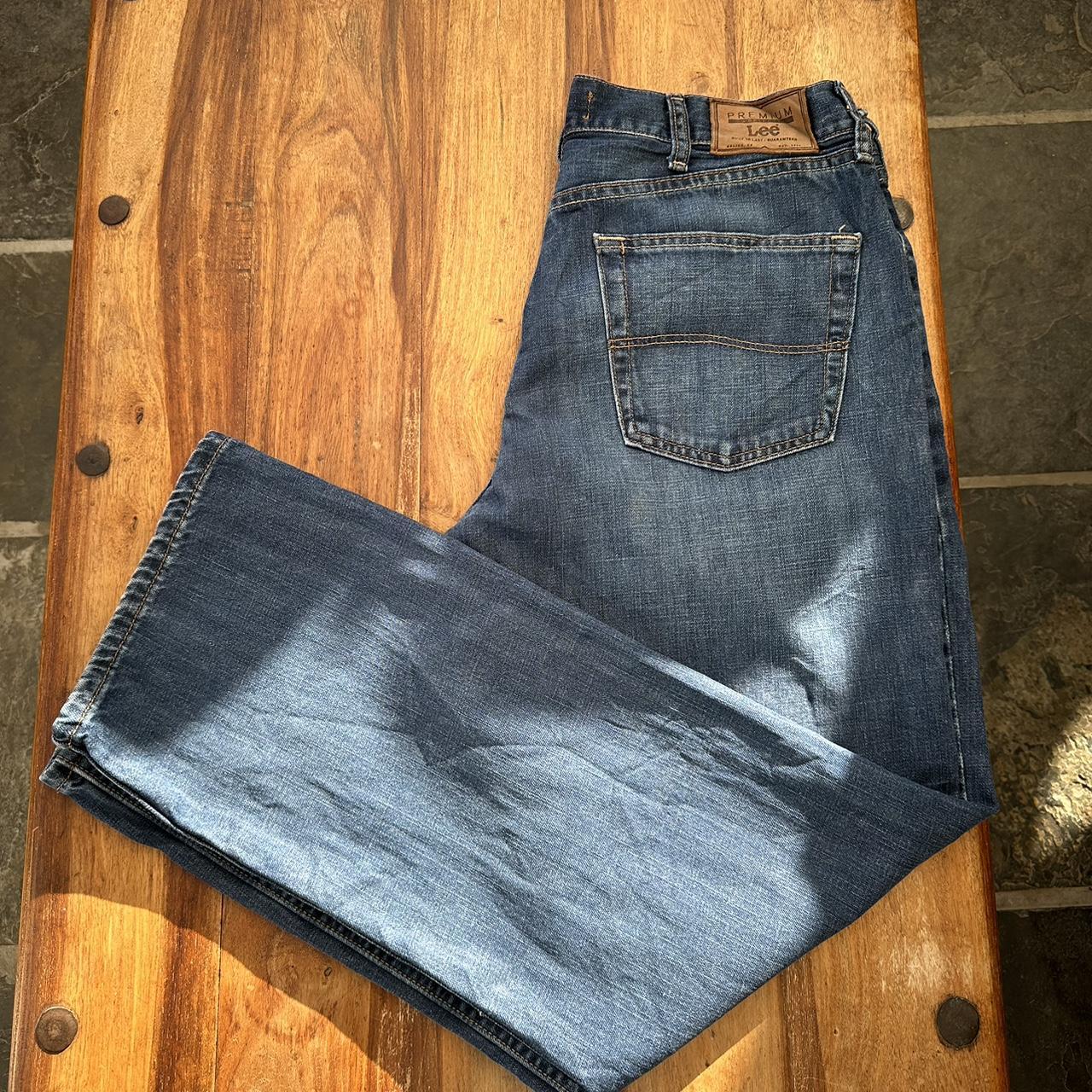 lee jeans size 34x30 . these jeans are a relaxed... - Depop